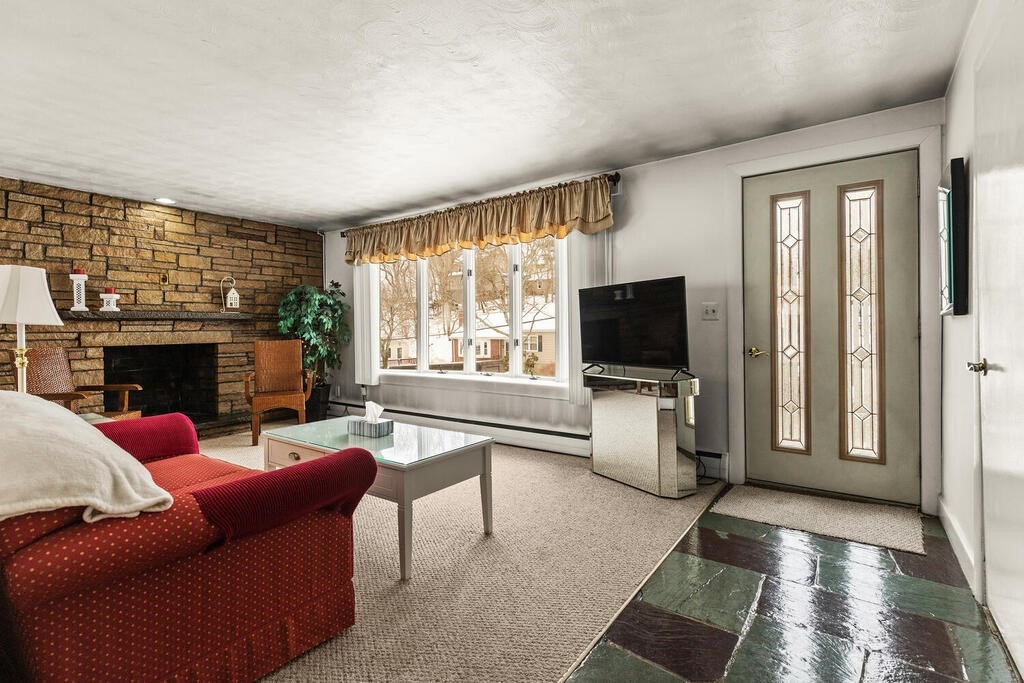 57 Moon Road Lynn, MA 01904 - Photo 5 of 30 Gallery Image 5