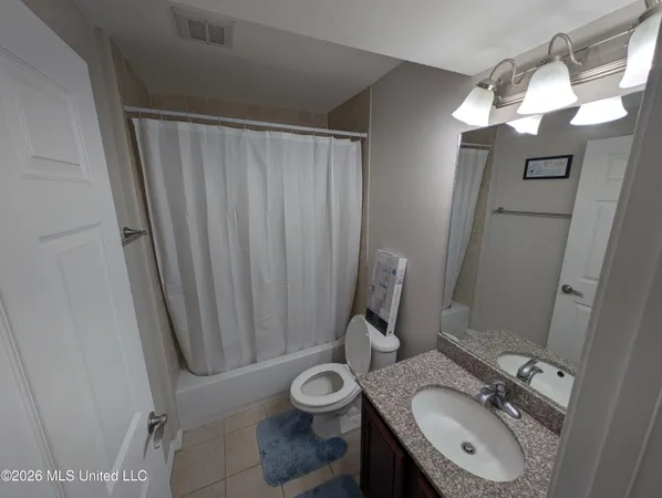 $2,890 | 1282-104 Beach Boulevard, Unit 104, Biloxi, MS 39530