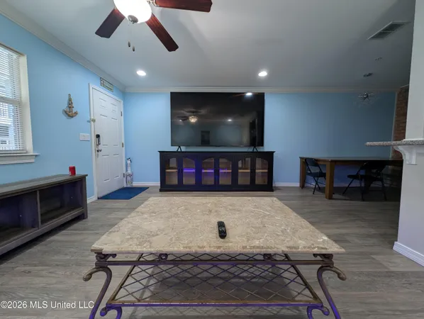 $2,890 | 1282-104 Beach Boulevard, Unit 104, Biloxi, MS 39530