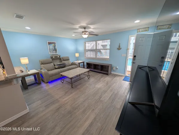 $2,890 | 1282-104 Beach Boulevard, Unit 104, Biloxi, MS 39530