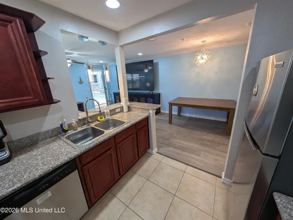 $2,890 | 1282-104 Beach Boulevard, Unit 104, Biloxi, MS 39530