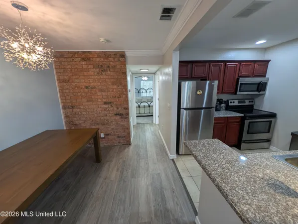 $2,890 | 1282-104 Beach Boulevard, Unit 104, Biloxi, MS 39530