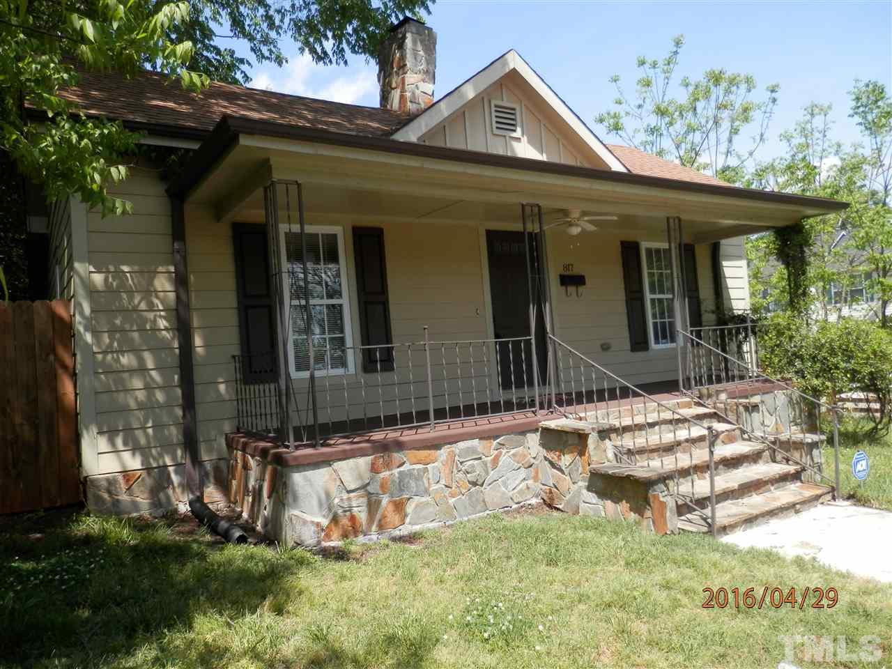 817 East Davie Street Raleigh, NC 27601 - Photo 22 of 25 front view of house with a yard