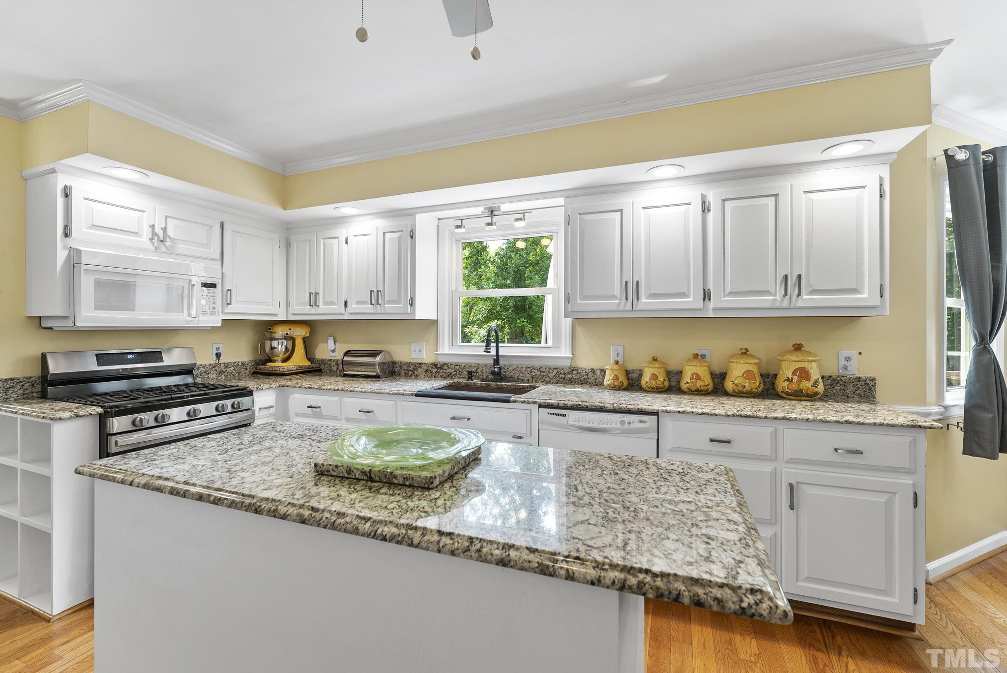 524 Jericho Road Hillsborough, NC 27278 - Photo 8 of 52