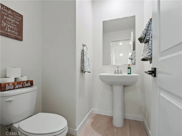 $749,999 | 27129 Valley Oak, Valencia, CA 91381