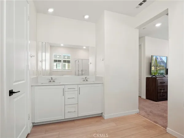 $749,999 | 27129 Valley Oak, Valencia, CA 91381