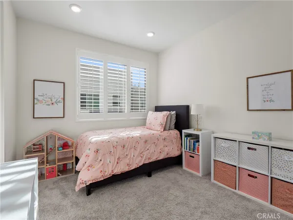 $749,999 | 27129 Valley Oak, Valencia, CA 91381