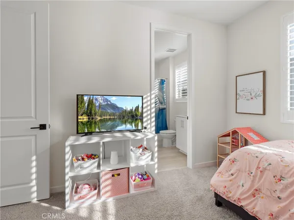 $749,999 | 27129 Valley Oak, Valencia, CA 91381