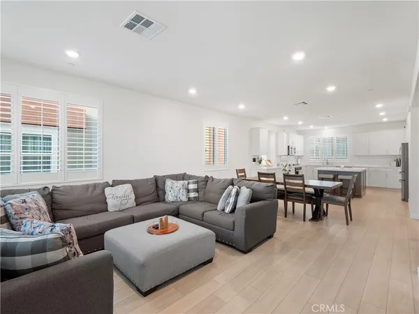 $749,999 | 27129 Valley Oak, Valencia, CA 91381