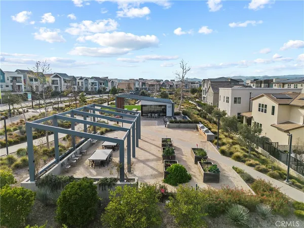 $749,999 | 27129 Valley Oak, Valencia, CA 91381