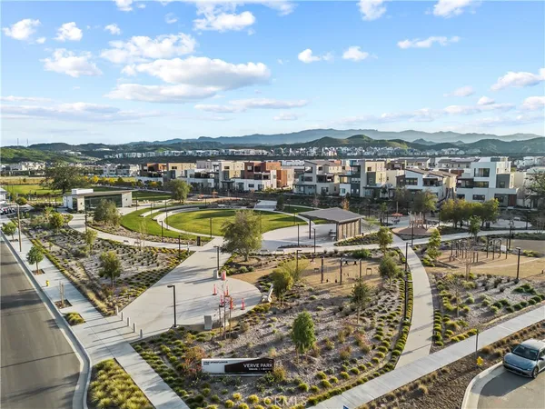 $749,999 | 27129 Valley Oak, Valencia, CA 91381