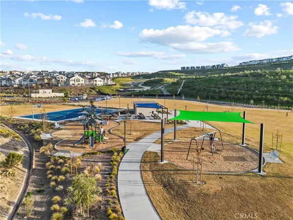 $749,999 | 27129 Valley Oak, Valencia, CA 91381