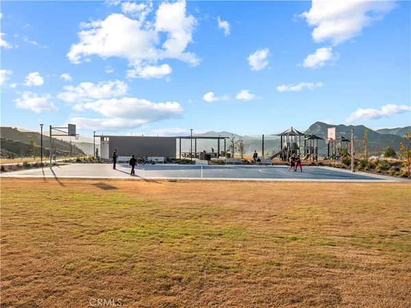 $749,999 | 27129 Valley Oak, Valencia, CA 91381