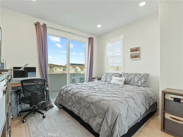 $749,999 | 27129 Valley Oak, Valencia, CA 91381