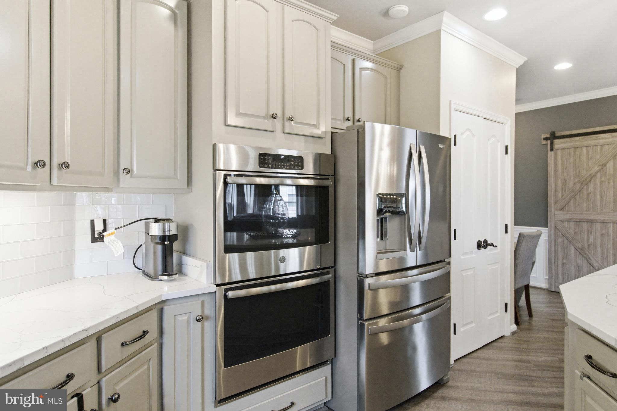 720 Vista Ridge Drive Northeast Leesburg, VA 20176 - Photo 11 of 61 Kitchen w/Stainless steel appliance