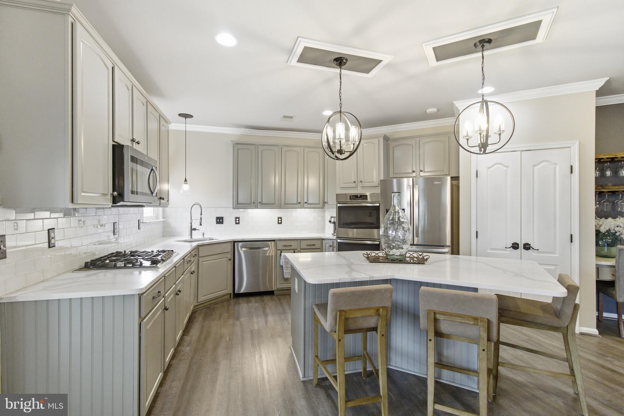 720 Vista Ridge Drive Northeast Leesburg, VA 20176 - Photo 10 of 61 Kitchen has so many designer touches
