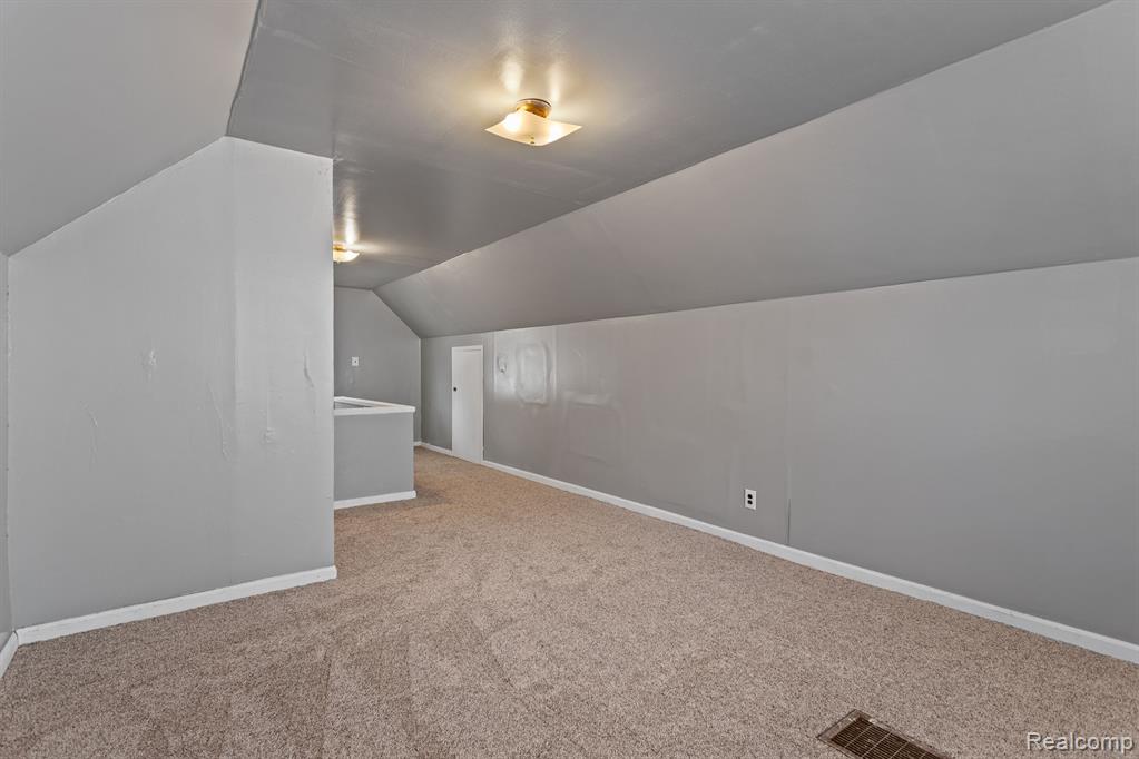 8600 Fielding Street Detroit, MI 48228 - Photo 17 of 24