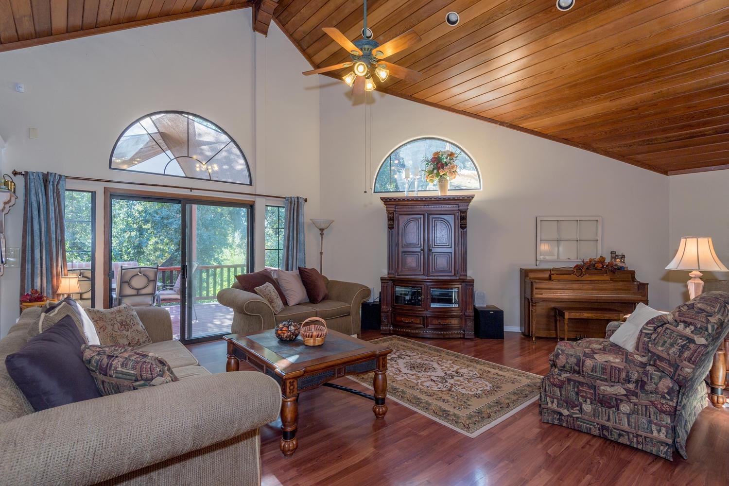 298 South Rainbow Route Sanger, CA 93657 - Photo 2 of 37 Gallery Image 2