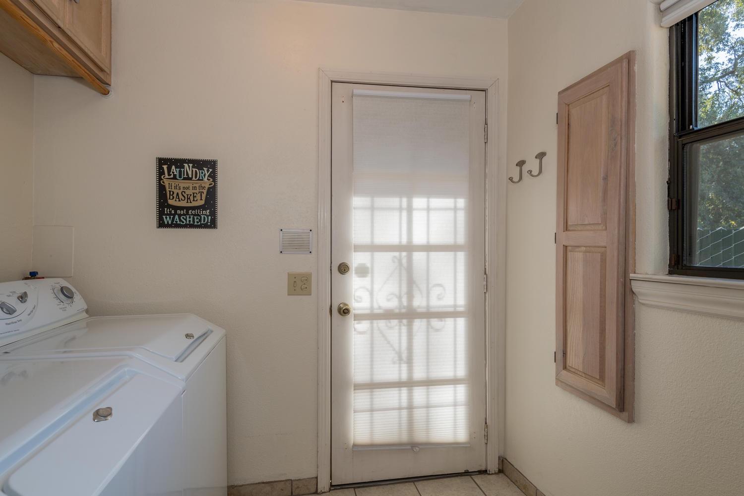 298 South Rainbow Route Sanger, CA 93657 - Photo 13 of 37 Gallery Image 13