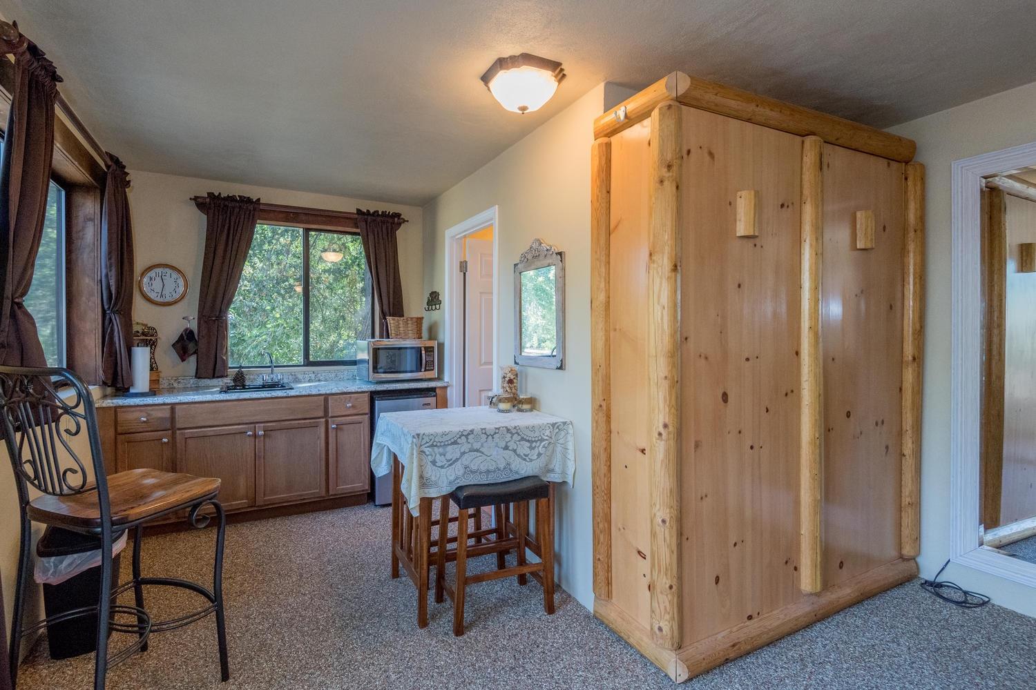 298 South Rainbow Route Sanger, CA 93657 - Photo 28 of 37 Gallery Image 28