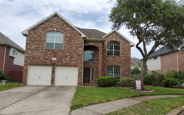 $2,600 | 2707 Sun Beam Court, Pearland, TX 77584