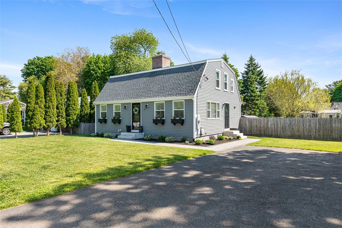 12 Highview Avenue Warren, RI 02885 - Photo 2 of 47
