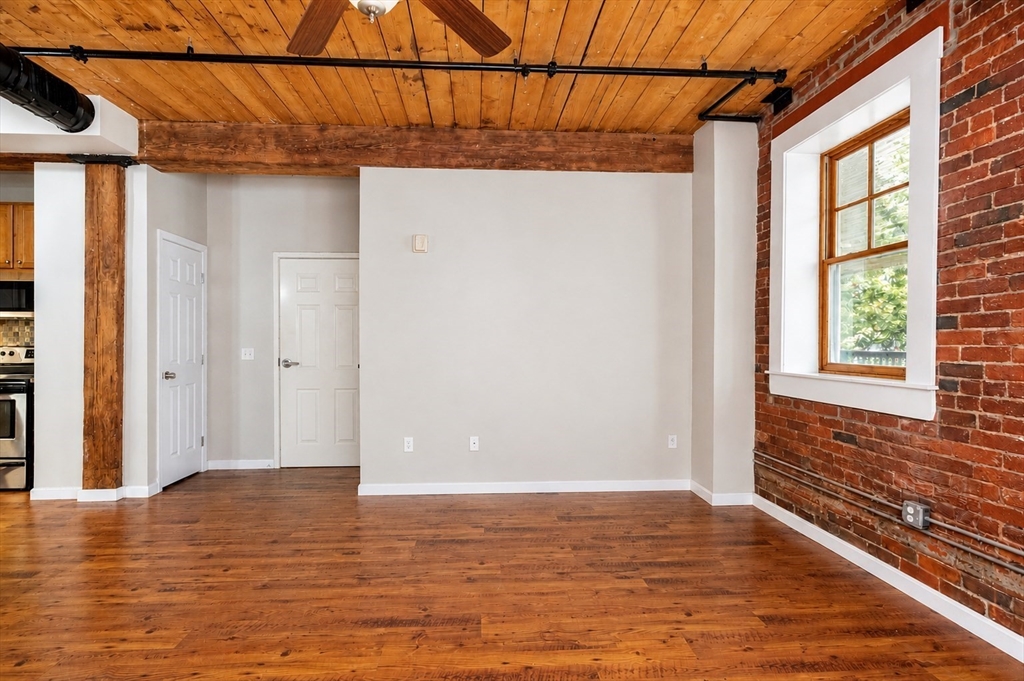 540 Main Street, Unit 101 Clinton, MA 01510 - Photo 8 of 24