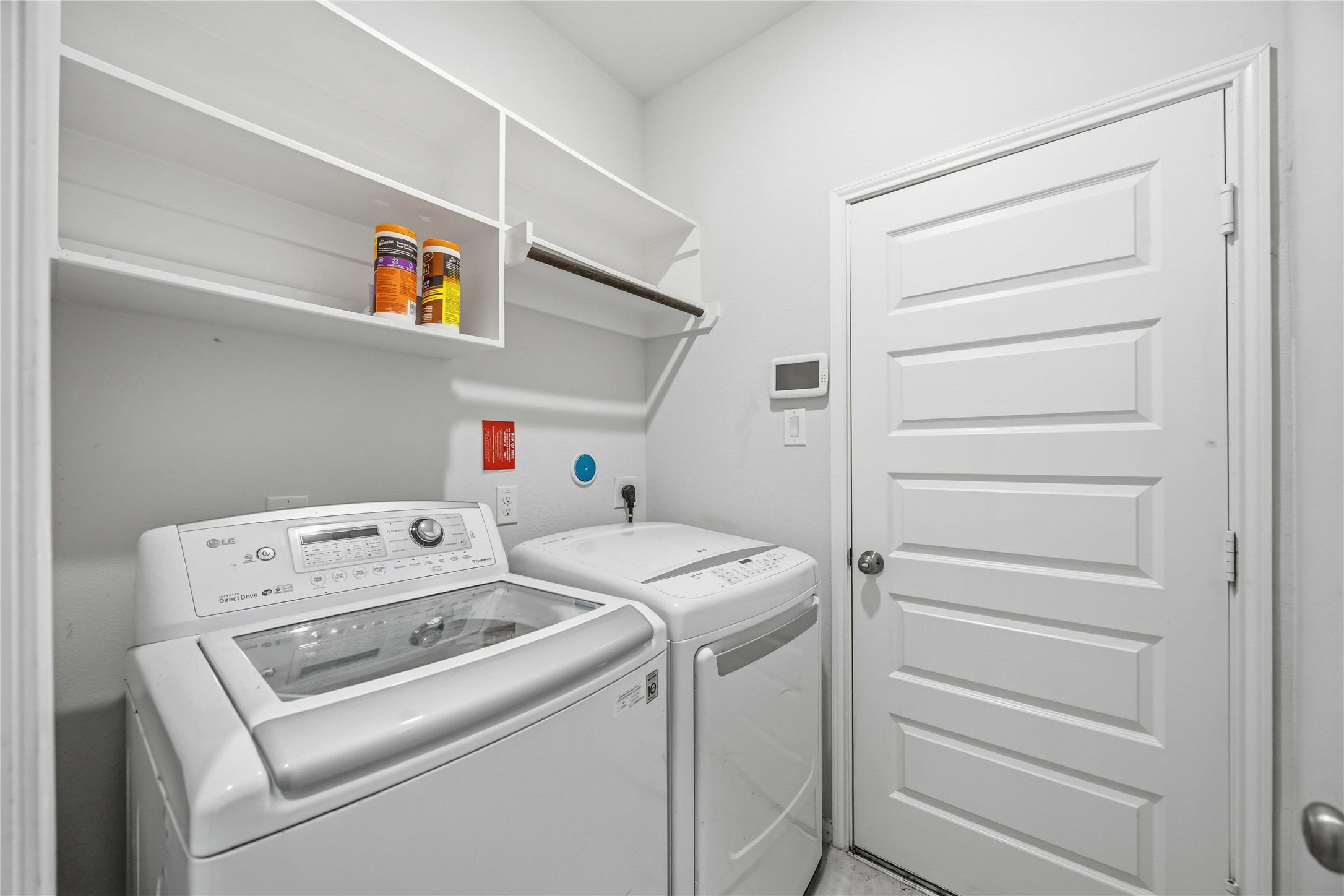 2425 Temple Crag Drive Rosharon, TX 77583 - Photo 26 of 32 Washer & dryer included