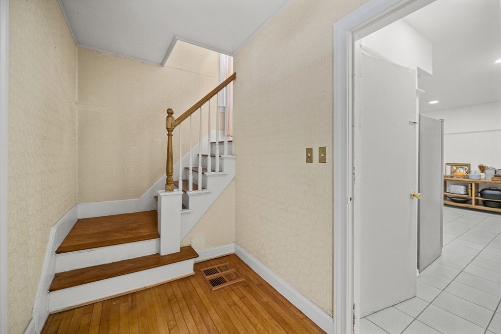 62 Somerset Street Springfield, MA 01108 - Photo 13 of 35 Gallery Image 13