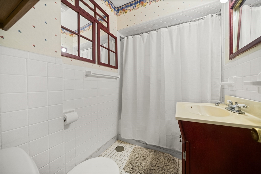 62 Somerset Street Springfield, MA 01108 - Photo 19 of 35 Gallery Image 19