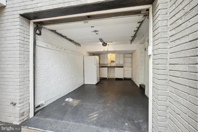 $4,385 | 2612 Fordham Road, Alexandria, VA 22302