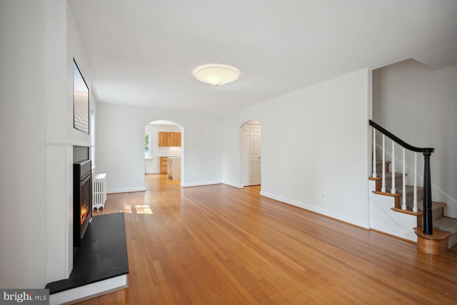 2612 Fordham Road Alexandria, VA 22302 - Photo 4 of 20