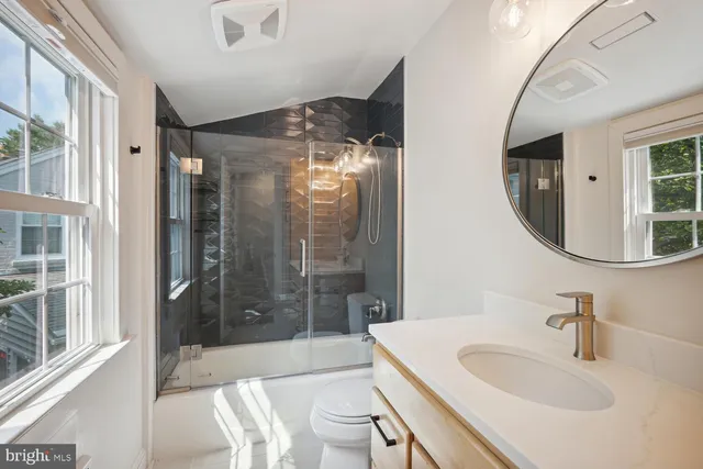 $4,385 | 2612 Fordham Road, Alexandria, VA 22302