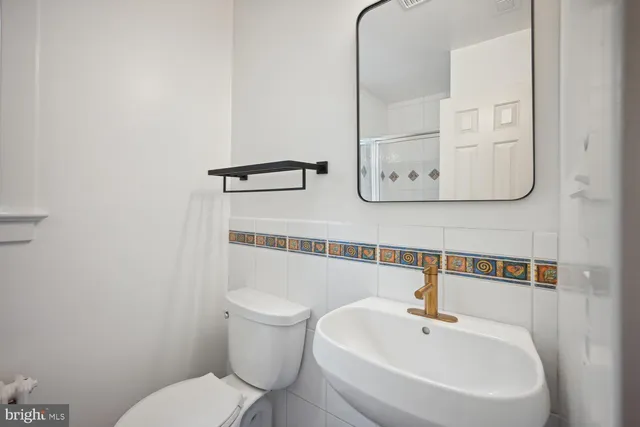 $4,385 | 2612 Fordham Road, Alexandria, VA 22302