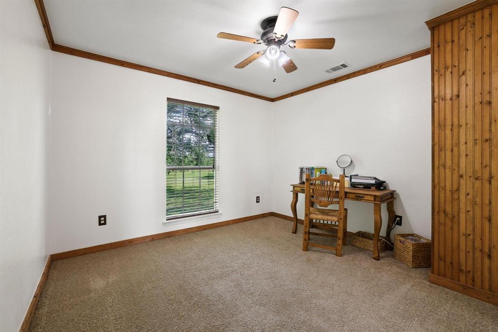 1045 Middle Road Denison, TX 75021 - Photo 21 of 39