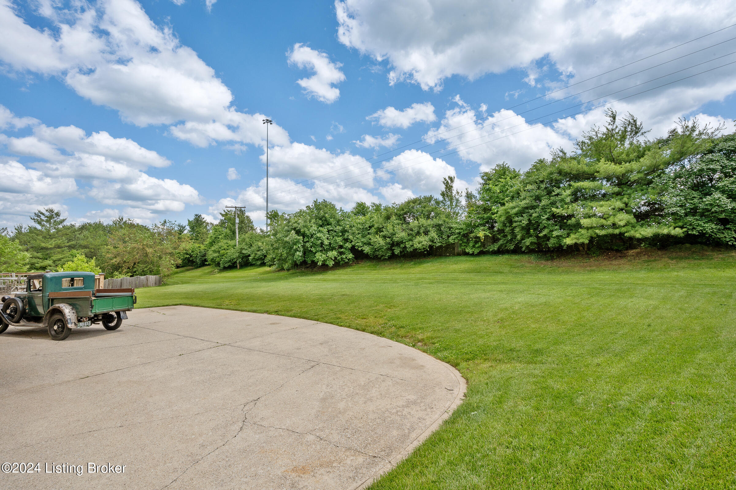 12613 Kirkham Road Louisville, KY 40299 - Photo 47 of 51 12613 Kirkham Rd-43