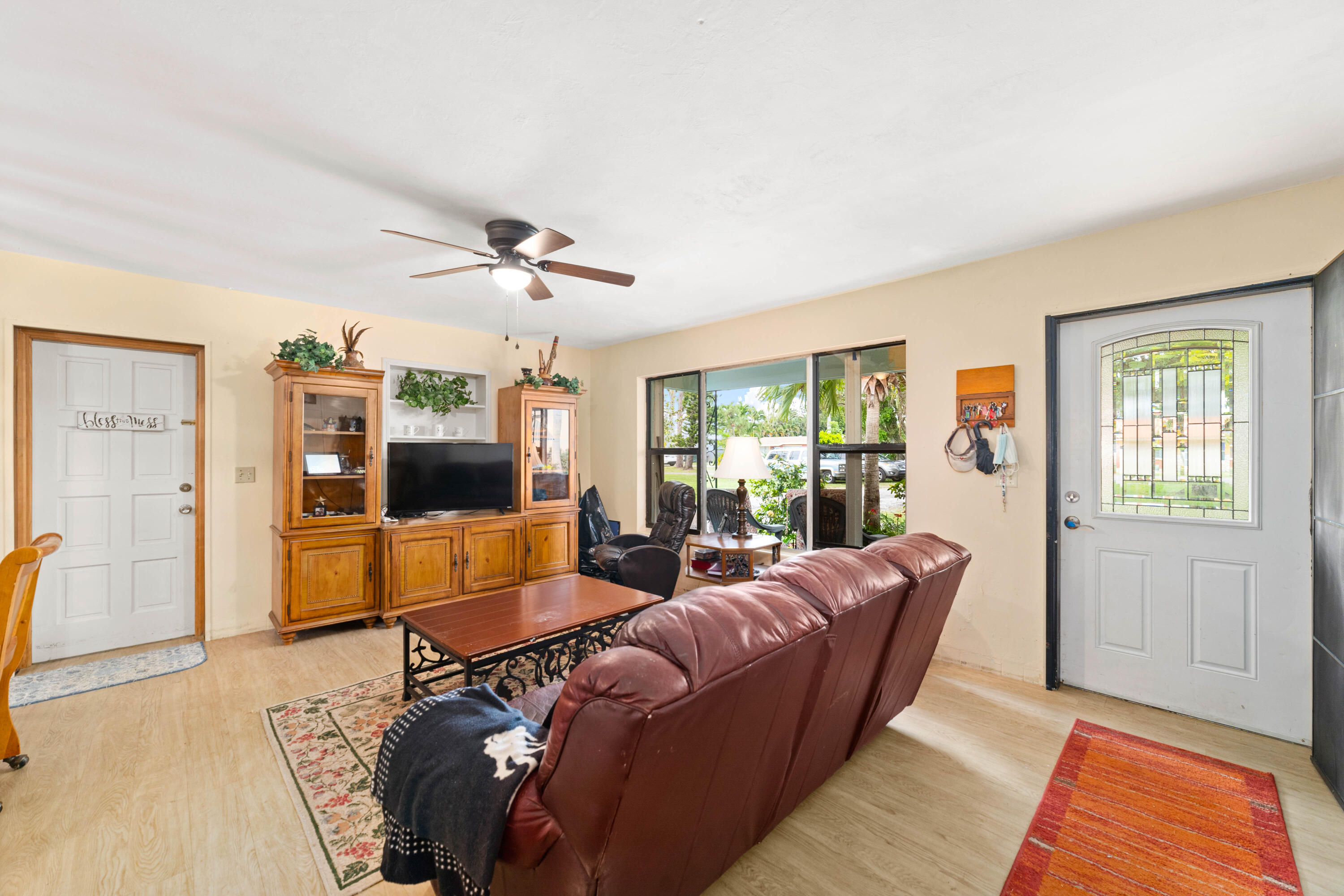 4610 Collier Road Lake Worth, FL 33463 - Photo 4 of 37 _DSC2005