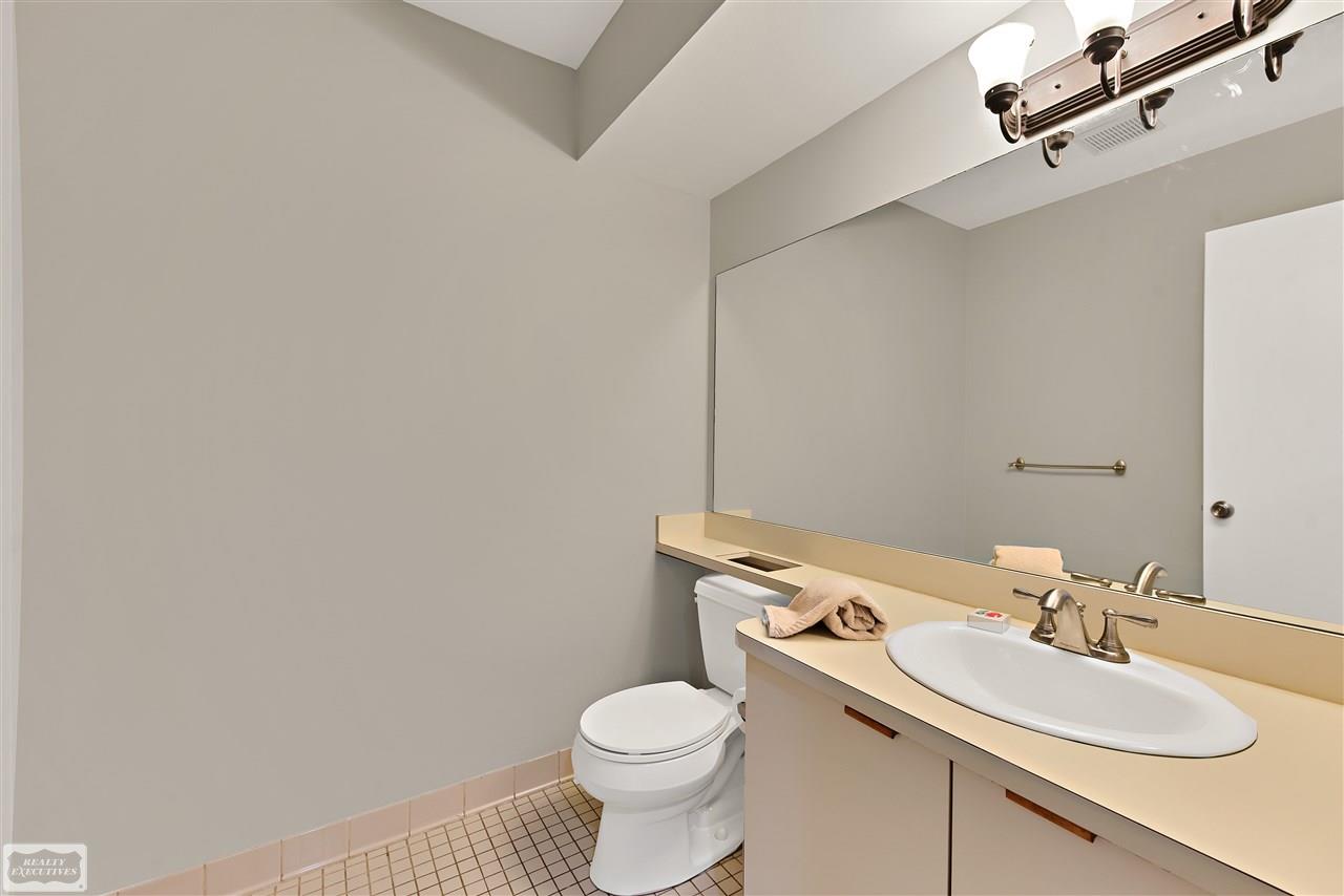 726 Hamilton Rochester, MI 48307 - Photo 16 of 33 50009742-16.JPG
