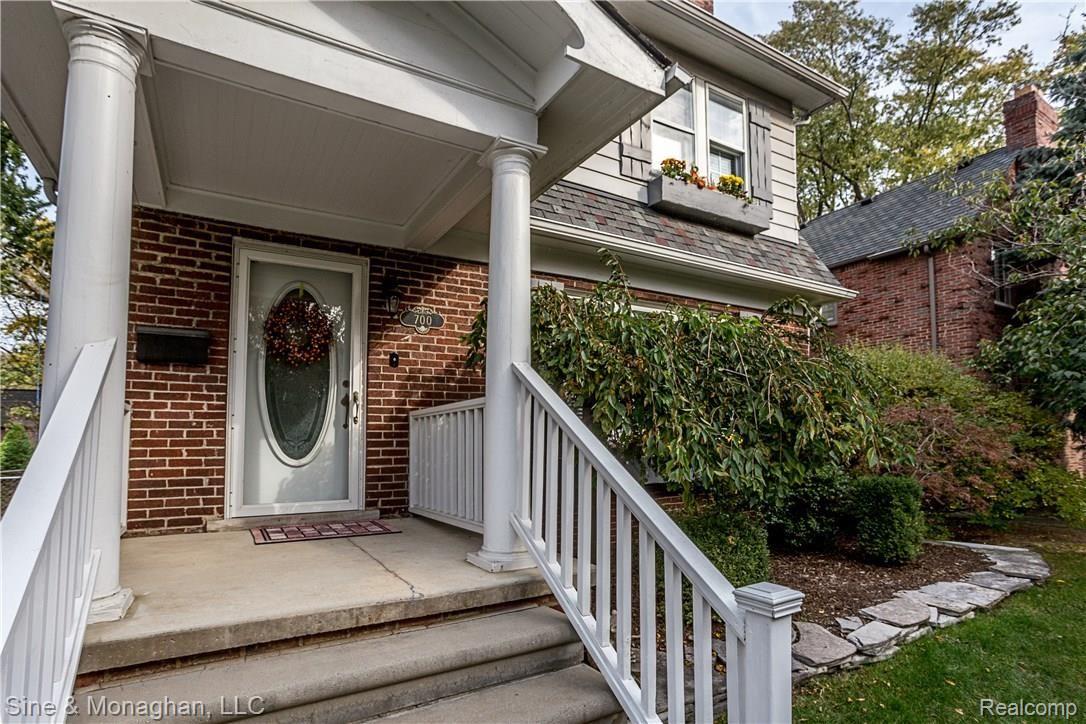 700 Lincoln Road Grosse Pointe, MI 48230 - Photo 2 of 41 700 Lincoln20151023_6295.jpg