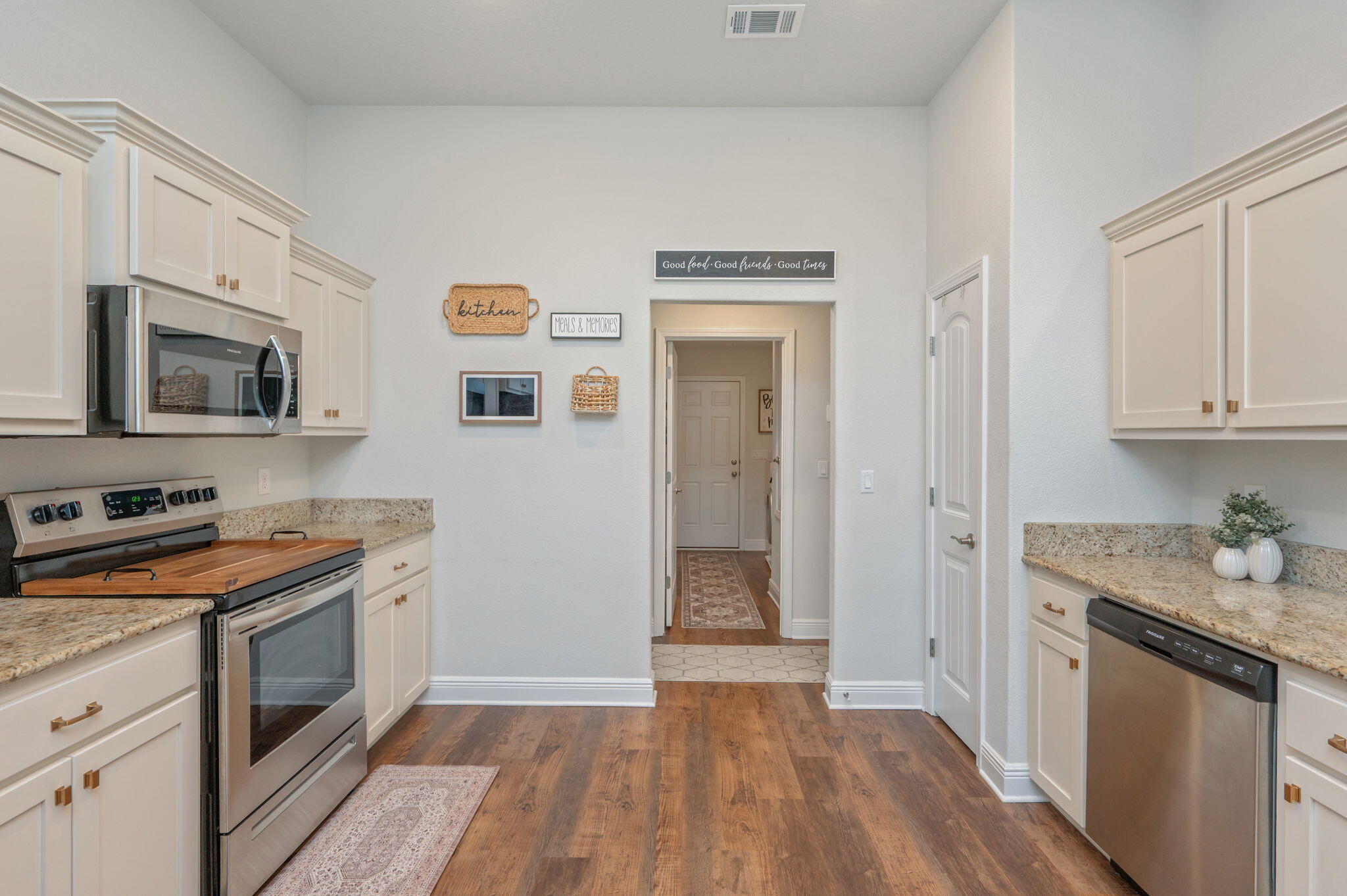 5488 South A Jones Road Milton, FL 32583 - Photo 15 of 51 Kitchen