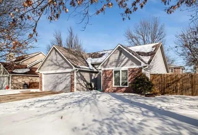 $279,900 | 1309 South Pine Street, Ottawa, KS 66067