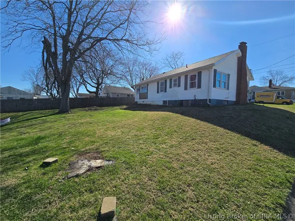 $155,000 | 400 Grandview Drive, Salem, IN 47167