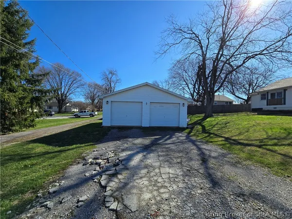 $155,000 | 400 Grandview Drive, Salem, IN 47167