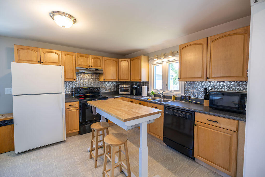 127 Main Street Windham, ME 04062 - Photo 8 of 68 HY3A5296