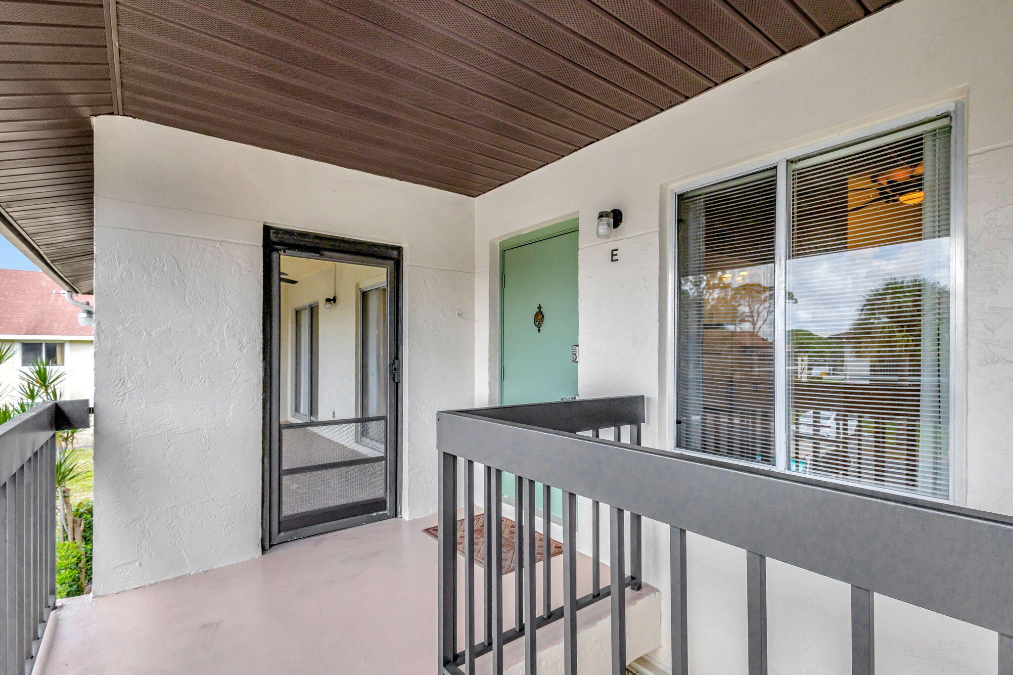 6458 Chasewood Drive, Unit E Jupiter, FL 33458 - Photo 24 of 33 a view of a balcony