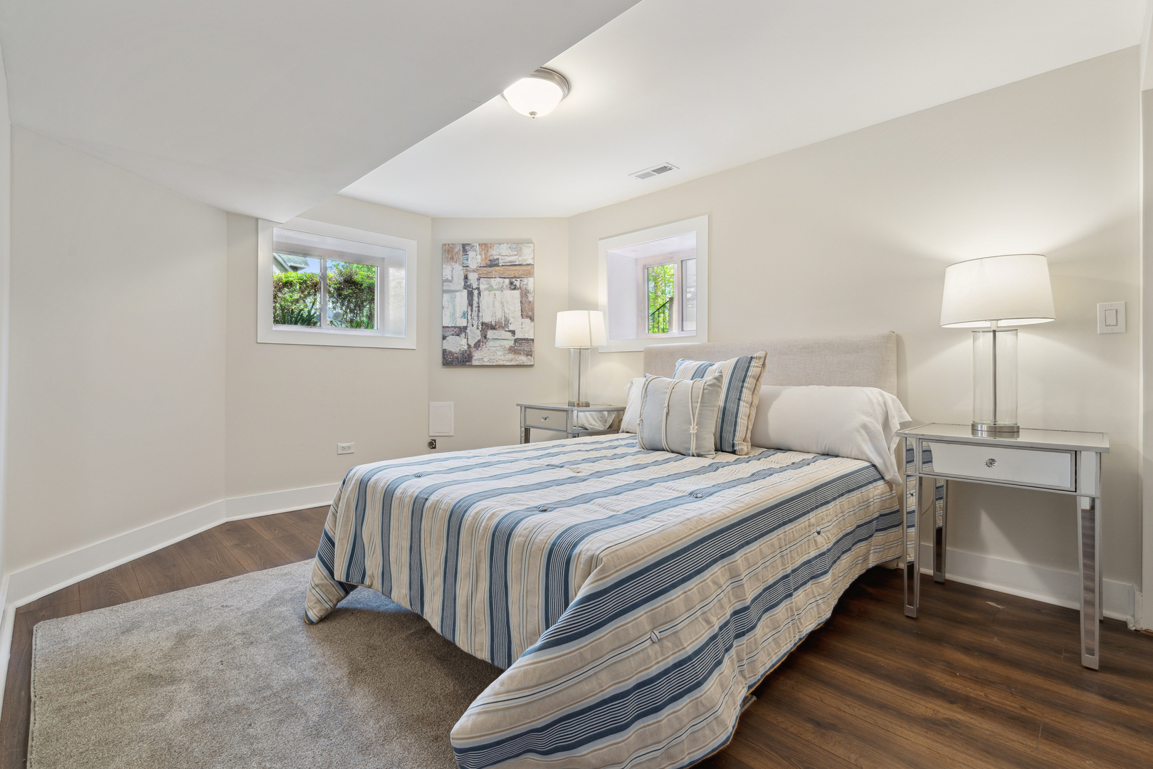 6826 South Prairie Avenue, Unit 1 Chicago, IL 60637 - Photo 14 of 20 a bedroom with bed and a window