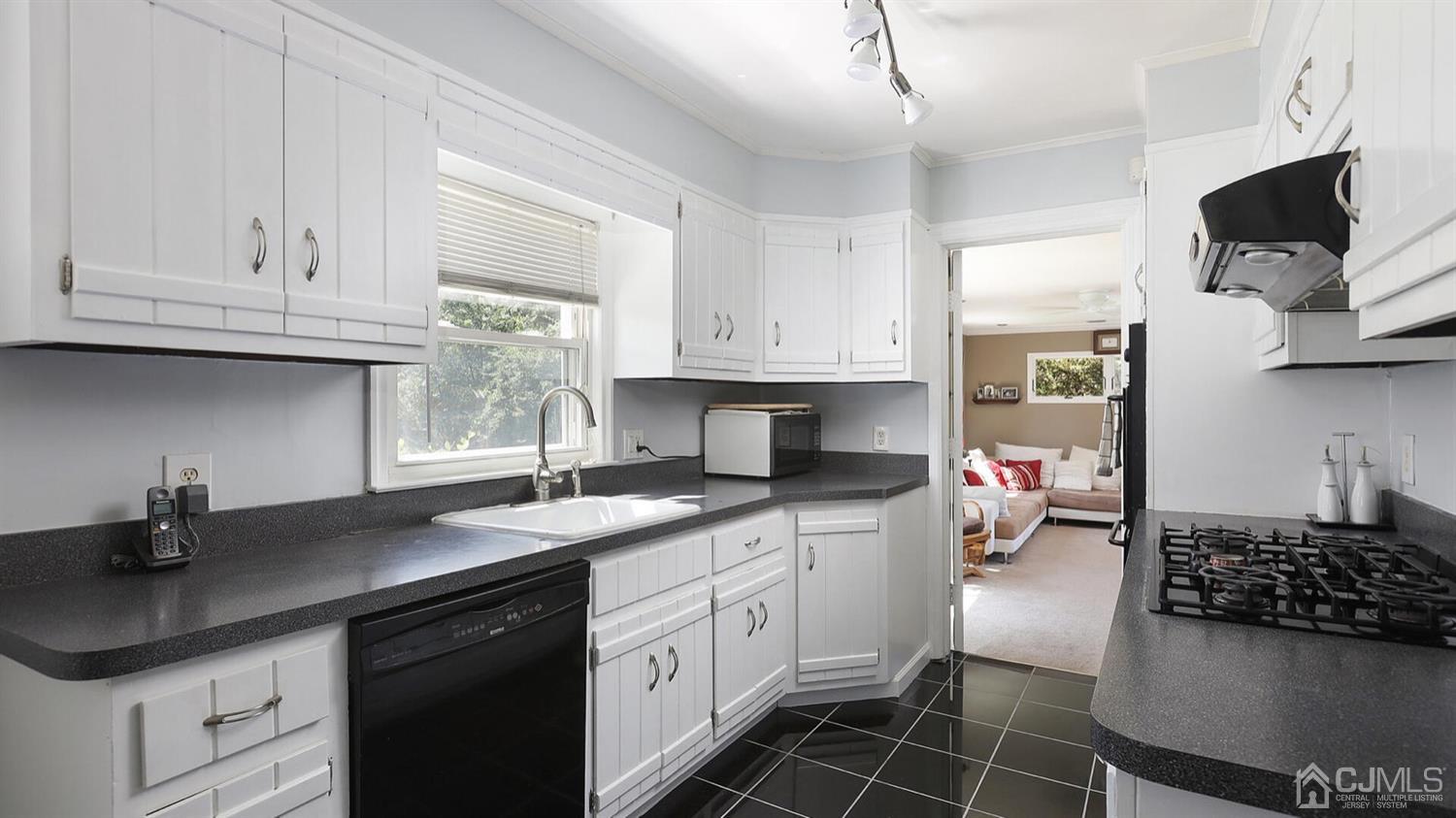 99 Lancaster Road Colonia, NJ 07067 - Photo 12 of 31 Gallery Image 12