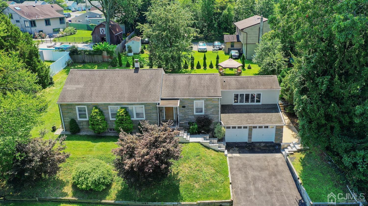 99 Lancaster Road Colonia, NJ 07067 - Photo 5 of 31 Gallery Image 5