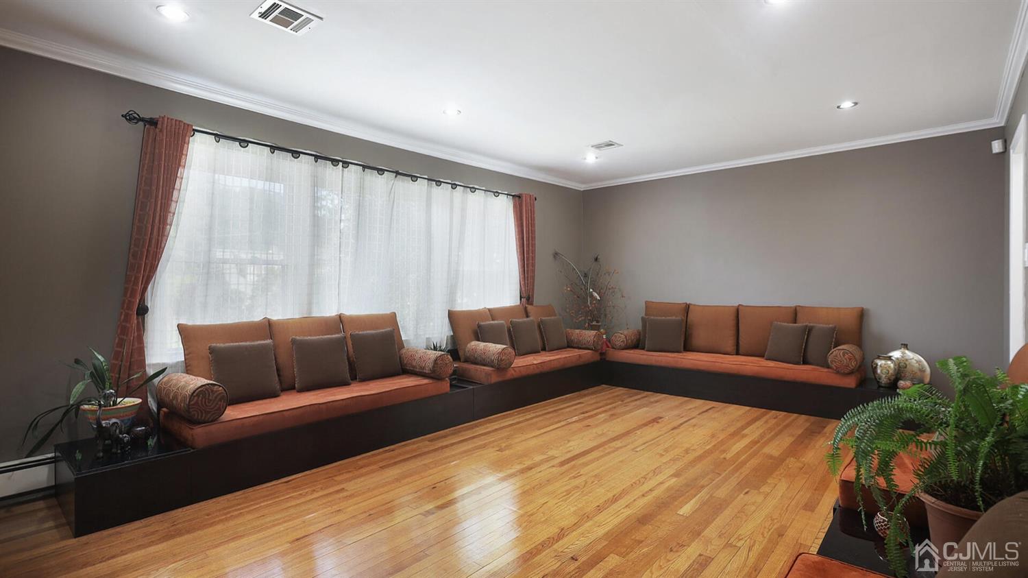 99 Lancaster Road Colonia, NJ 07067 - Photo 8 of 31 Gallery Image 8