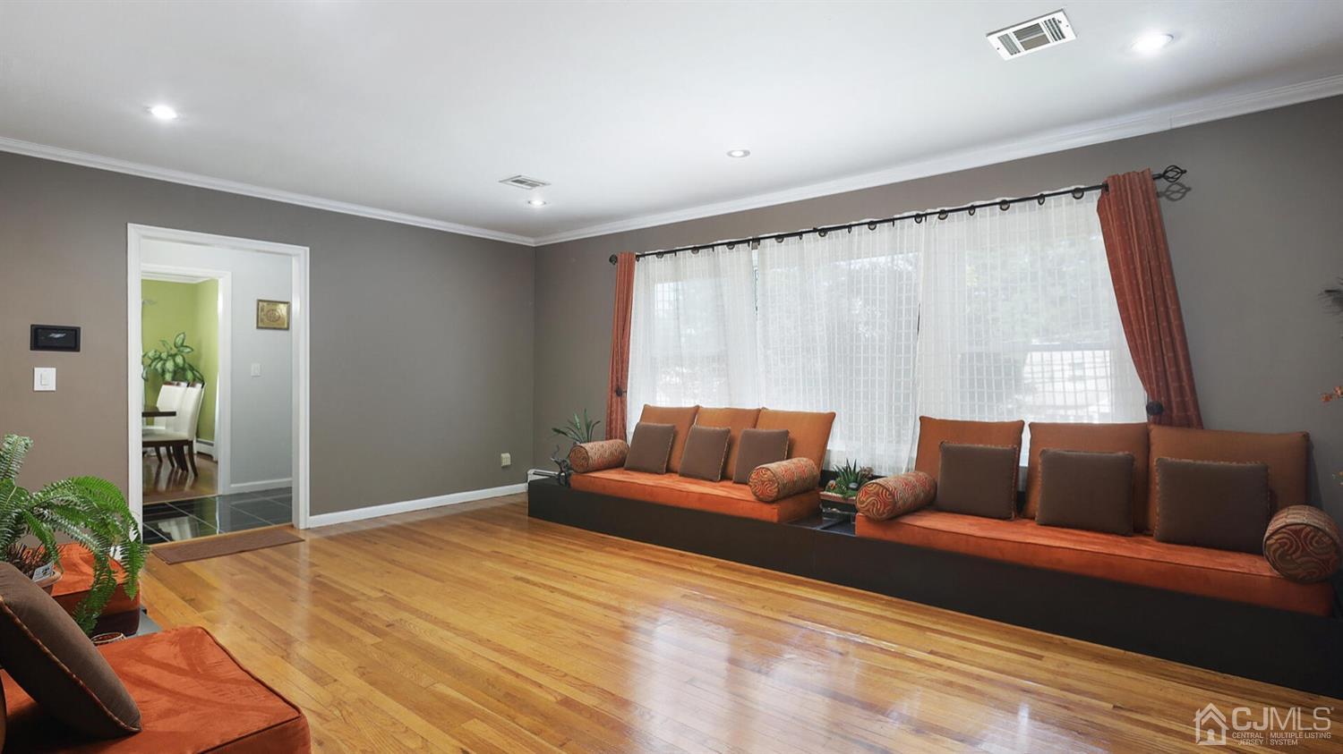99 Lancaster Road Colonia, NJ 07067 - Photo 9 of 31 Gallery Image 9